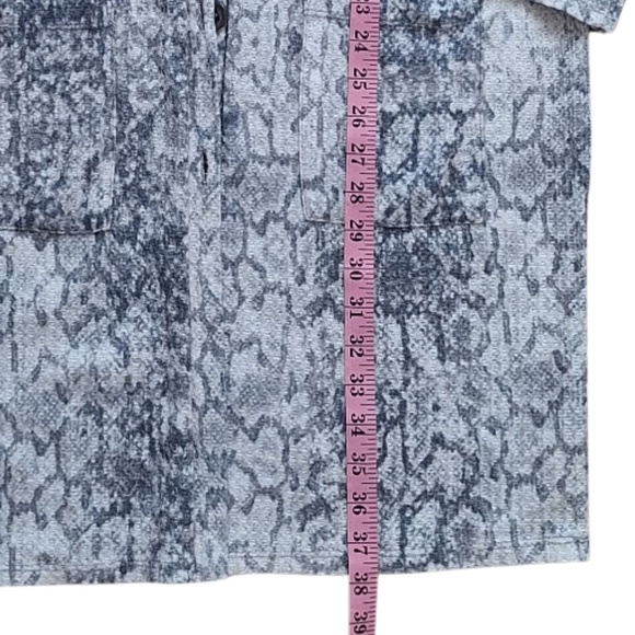Long Cardigan Sweater Nine Britton Sz L Gray Animal Print Cozy Lounge Style - Picture 5 of 8